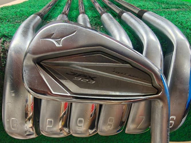 Mizuno JPX 923 Hot Metal Iron Set 5-PW,GW Steel Shaft Regular Flex DG 105 R300