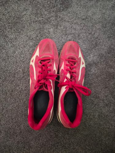 Red Men's Size M 10.5 (W 11.5) Adult Mizuno Low Top Metal (Used)