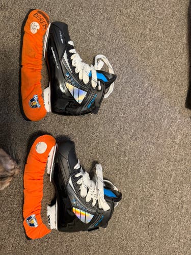 2021 True TF7 Hockey Goalie Skates Regular Width Size 3 (Used)