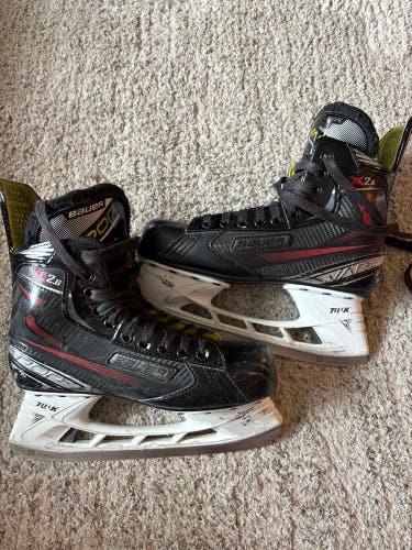 Intermediate Bauer Vapor X2.6 Hockey Skates Regular Width 6.5 (Used)