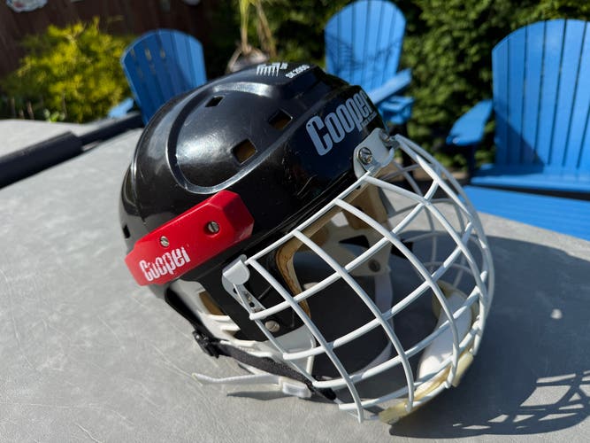Large Black Vintage Cooper SK2000 Helmet (Used)