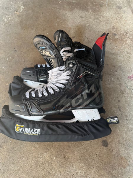 Black CCM Hockey Skates 9.5 (Used)