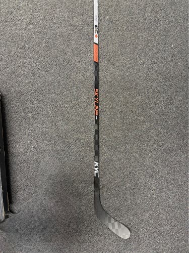 Intermediate Skyline Pro Right Handed Hockey Stick P28 55 Flex (New)
