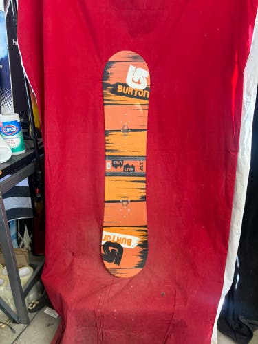 Snowboard: Burton Snowboard All Mountain True Twin 120 cm (Used)