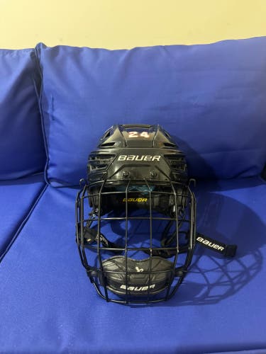 Small Bauer Re-Akt 155 Helmet (Used)