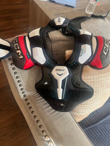Men's Medium Junior CCM JetSpeed FT6 Shoulder Pads (Used)