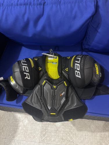 Large Intermediate Bauer Supreme Mach Shoulder Pads (Used)