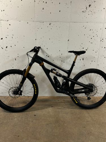 2022 YETI SB150  SIZE: XL
