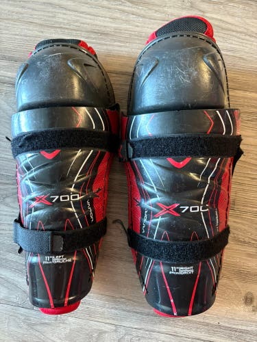 Junior Bauer Vapor X700 Shin Pads 11" (Used)