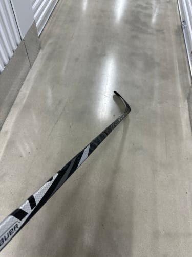 Senior Bauer Vapor 1X Lite Right Handed Hockey Stick P28 82 Flex Pro Stock (Used)