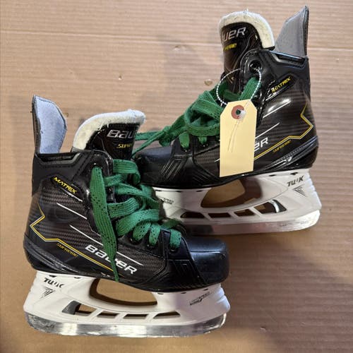 Junior Bauer Supreme Matrix Hockey Skates | Size 1.5