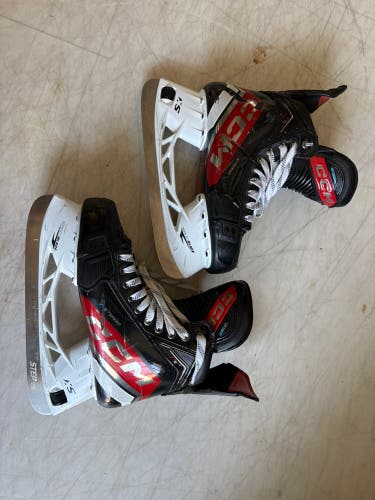 2023 CCM JetSpeed FT6 Pro Hockey Skates Regular Width 8 (Used with Crack)