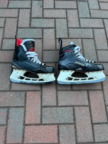 2017 Bauer Vapor 1X Hockey Skates Wide Width Pro Stock 8.5 (Used)