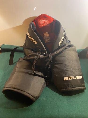 Boy’s Junior Large Bauer Hockey Pants (Used)