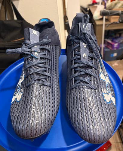 Men's Size M 11.0 (W 12.0) Under Armour Blur Low Top (New)