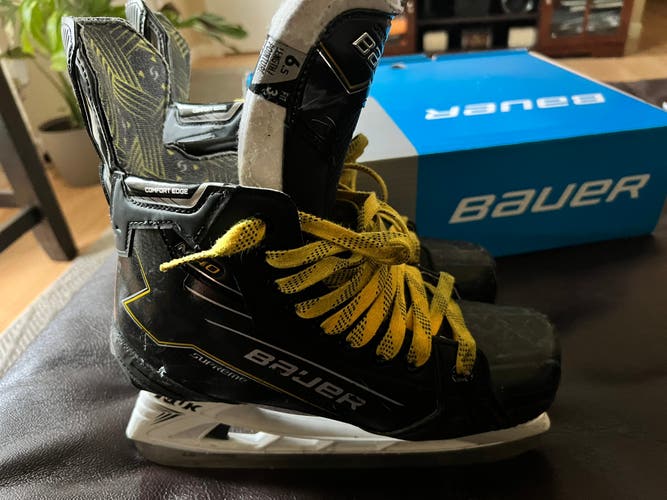 2024 Bauer Supreme M40 Hockey Skates 6.5 (Used)