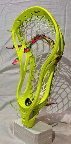 Nike Lakota Custom-Strung Lacrosse Head — Mid/Low Pocket