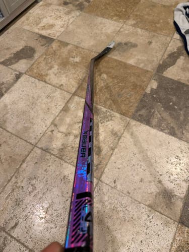 Intermediate Bauer Proto-R Right Handed Hockey Stick P28 65 Flex (Used)