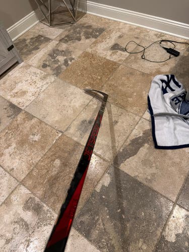 Intermediate CCM JetSpeed FT7 Pro Right Handed Hockey Stick P28 55 Flex Pro Stock (Used)