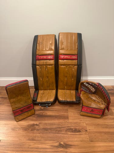 34" + 2” True L87 Regular Goalie Full Set (Used)