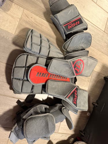 Medium Warrior Ritual G4 Goalie Chest Protector (Used)