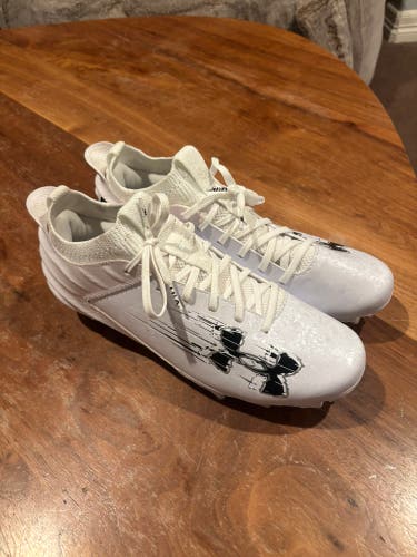 White Unisex Size M 8.5 (W 9.5) Adult Under Armour Blur Low Top (New)