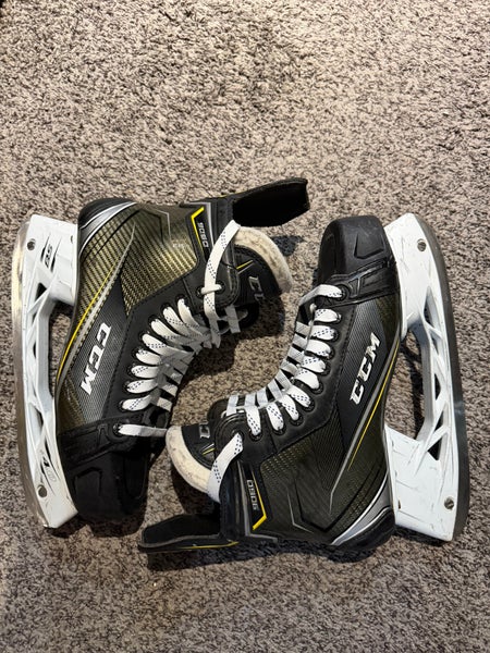2018 CCM Tacks 9060 Hockey Skates Regular Width 10.5 (Used)