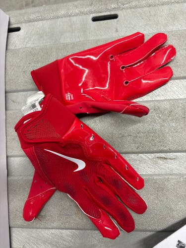 Red Small Youth Nike Gloves (New)