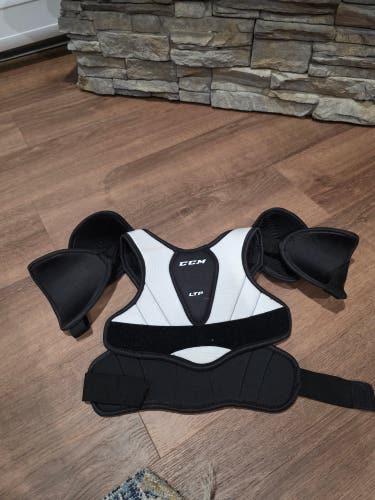 Medium Youth CCM LTP Shoulder Pads (Used)