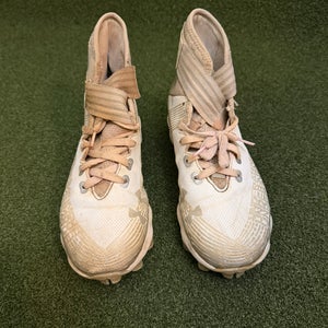 Under Armour Highlight Franchise Football Cleats (11400)