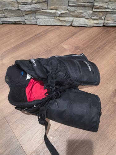 Youth Medium Bauer Hockey Pants (Used)