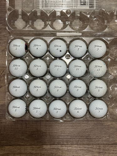 20 Titleist Pro V1 Golf Balls - 4A Near-Mint Condition