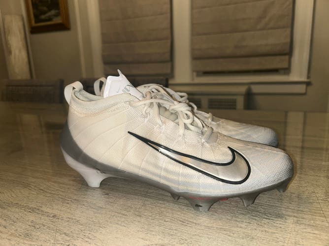 White Men's Size M 10.0 (W 11.0) Adult Nike Vapor Edge Pro 360 Mid Top Molded Cleats (Used)