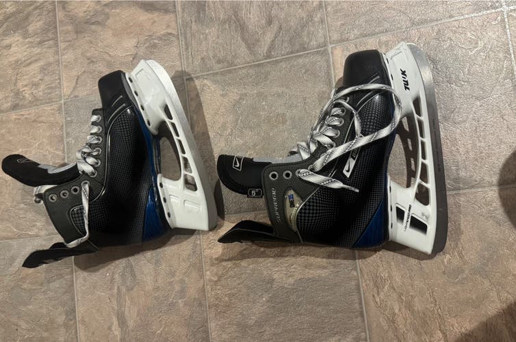 Bauer Supreme One35 Hockey Skates Regular Width - Size 5 D