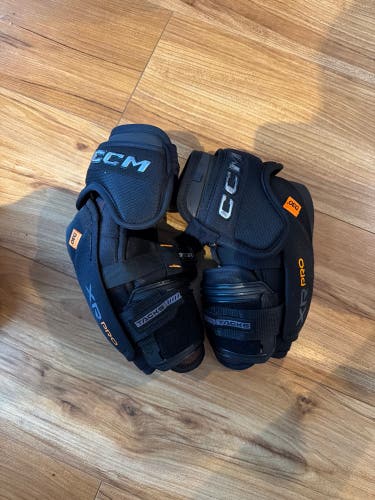 Senior Large CCM Tacks XR Pro Elbow Pads (Used)