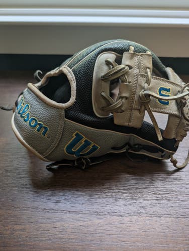 Infield RH Wilson A2000 Baseball Glove 11.5" (Used)