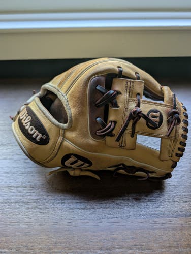 Wilson A2000 RH Infield Baseball Glove 11.5" (Used)