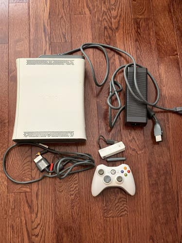 Xbox 360 White w/ 60GB HDD Console Tested Working - factory reset