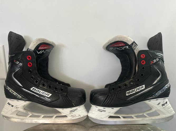 Bauer Vapor X3.5 Hockey Skates Size 4 (Used)