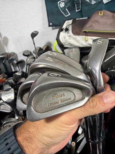 Mens golf set 9 pc in right handed steel shafts , used conditions l Tour model irons /