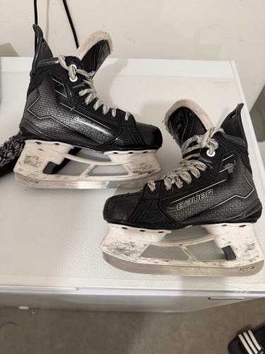 2024 Bauer Supreme M50 Pro Hockey Skates Regular Width Size 3 (Used)