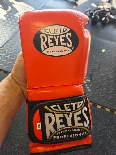Cleto Reyes 16oz Training Gloves with Hook and Loop Closure (New)
