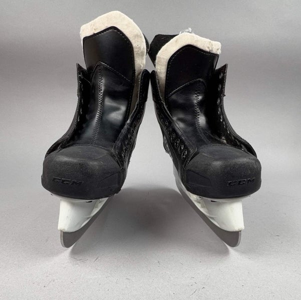 CCM Tacks 9042 Size 5 Intermediate Hockey Skates