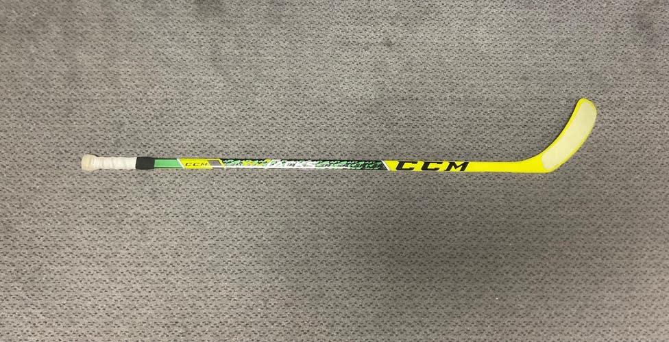 Used CCM YTH TACKS Junior One Pce Right Grip Green And Yellow 30 Flex 11855-S000209201