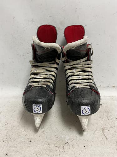 Used Bauer VAPOR X400 Junior Hockey Skate Black And Red Junior 03 11855-S000209110
