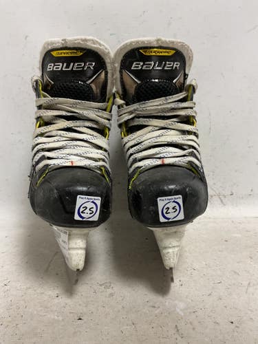 Used Bauer SUPREME 3S Junior Hockey Skate Black Junior 02.5 11855-S000208953