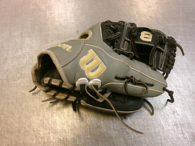 Used Wilson A2000 BB/SB Glove RH Throw Grey 11 1/2" 11339-S000206414