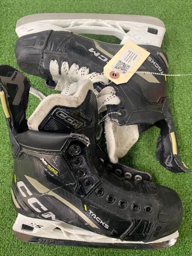 CCM Tacks AS580 Intermediate Hockey Skates | Size 4.5