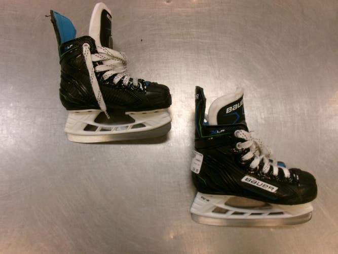 Used Bauer XLP Youth Hockey Skate Black Youth 10.0 11339-S000206360