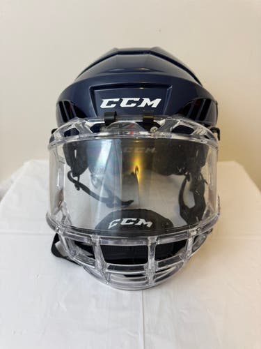 Medium Junior CCM Helmet (Used)